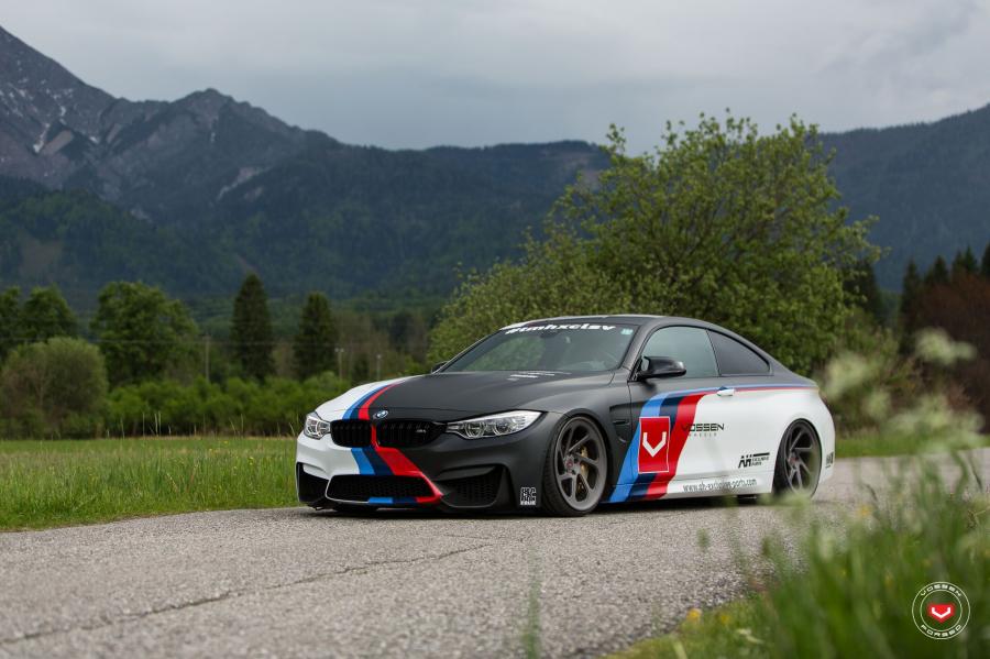  BMW M4 Coupe on Vossen Wheels (LC-108T) 2017 года  (фото 18 из 32)